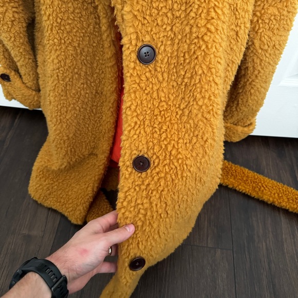 Alex Mill Golden Teddy Coat with Red Lining - Picture 4 of 5